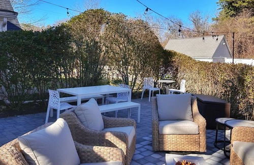 West Brewster Casa | HISTORIC LUXURY! PET OK! 1 mile to beach! Patio-firepit-2KingSuites