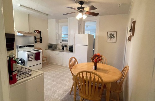 Nauvoo Apartamento | Historic Nauvoo Apartment, family friendly.