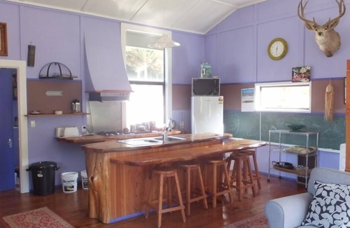 Queen Charlotte Sound Casa | Cabaña histórica de la antigua escuela de Whaler