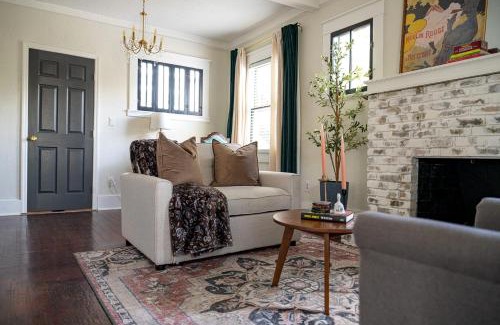 Lake Cherokee Apartamento | Historic Orlando Casita Love Apt A with backyard