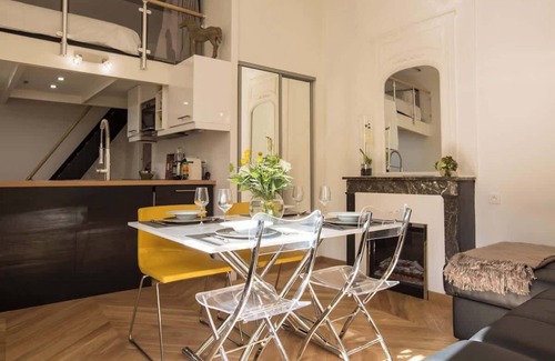 Saint-Merri Apartamento | Contemporary and chic Le Marais apartment with AC