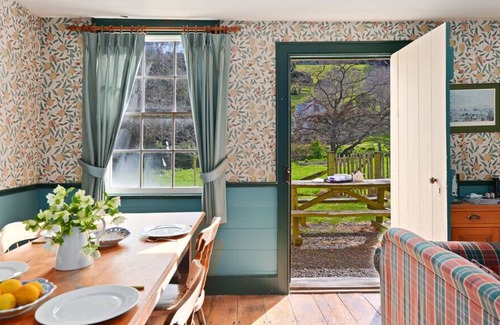 Robinsons Bay Cabaña | Historic Pavitt Cottage - Robinsons Bay Holiday Home