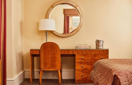 Gayborhood Hotel | Historic Philadelphia Discovery from a Comfortable Room
