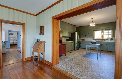 Raphine Casa | Historic Raphine Retreat Near Brownsburg Village!
