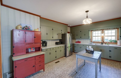 Raphine Casa | Historic Raphine Retreat Near Brownsburg Village!