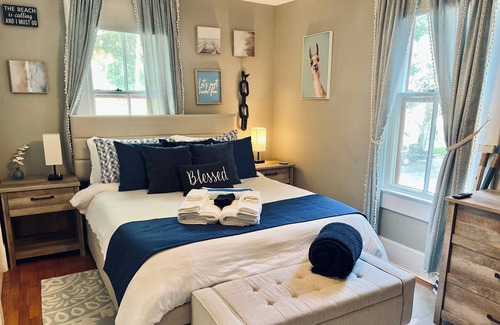 Historic Uptown Villa | 🌟Historic Rawls Compound🌟