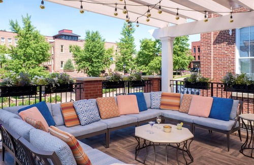Red Wing Casa | Historic Red Wing Lux Hotel,Premium Room Close to Dining-Museums-Art & More!
