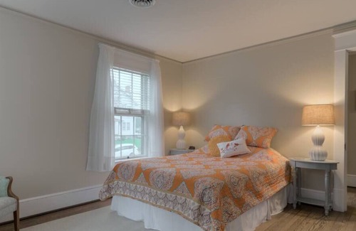 Downtown Casa | Historic Robeson House, Downtown & Next to Campus