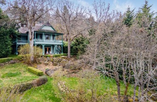 Hood River Casa | Historic Roe Parker 30 day minimum