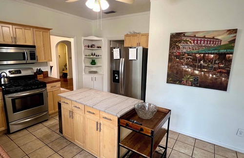 Caddo Heights-South Highlands Casa | Historic S. Highlands Charming Cottage by Betty Virginia Park!