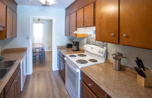 Savannah Condominio | Historic Savannah, Pool, Free Tybee Parking!