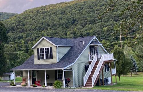 Brockton Casa | Historic Sears River Home (Main Level) on 10 Acres