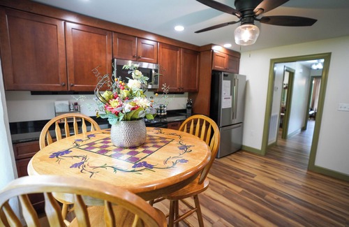 Brockton Apartamento | Historic Sears & Roebuck River Home (Penthouse) The Village at Houser's Crossing