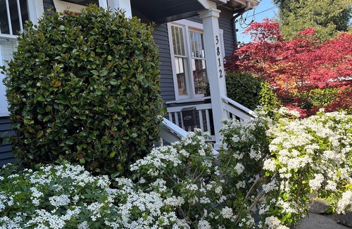 Madison Park Casa | Historic Seattle Charmer - Mini Madison Park Manor