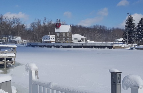 Port Ontario Cabina | Historic Selkirk Lighthouse-2ND FLOOR ONLY
