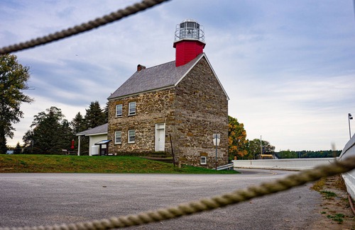 Port Ontario Cabina | Historic Selkirk Lighthouse-2ND FLOOR ONLY