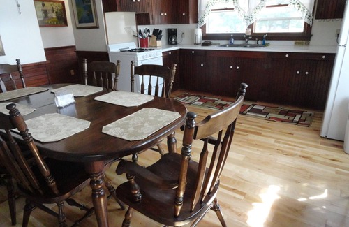 Port Ontario Casa | ¡Histórico faro del río Salmon de 1838 - Casas Abiertas mensuales ahora disponibles!