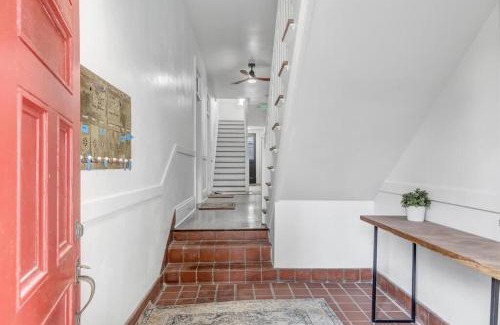 Riverside Apartamento | Historic SidexSide Apt-Blocks from Shoppes of Avon