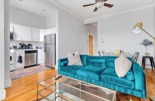 Ward Two Condominio | Historic Somerville Cambridge 1 Bed, Inman Square