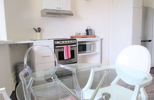 Kingston Apartamento | Historic & Spacious Two-Bedroom Luxury Suite