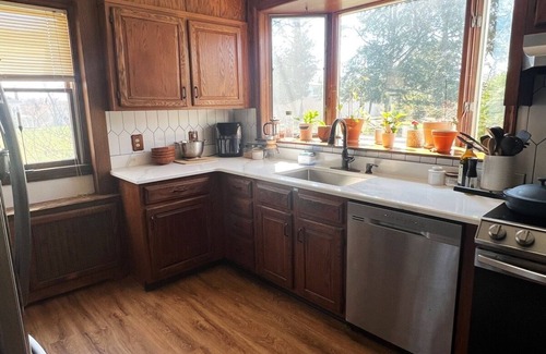 Poughkeepsie Casa | Historic Spacious Home 5 bed/2 bath