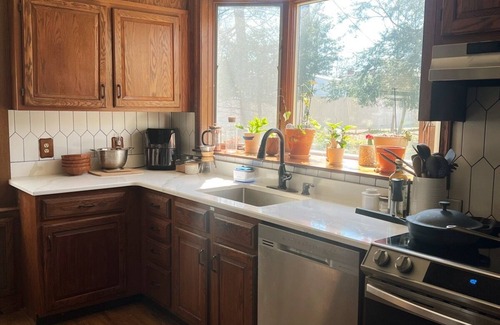 Poughkeepsie Casa | Historic Spacious Home 5 bed/2 bath