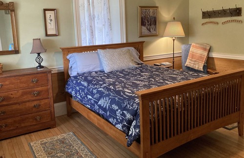 Center Harbor Cabaña | Historic Stone Cottage