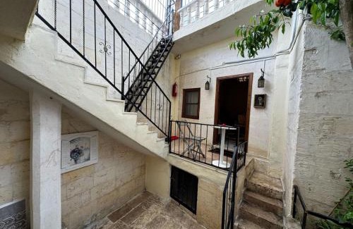 Eyyubiye Casa | Historic Stone Mansion