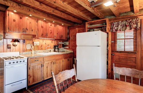 Hendersonville Cabina | Cabaña histórica de Stonewood, escapada única a la montaña
