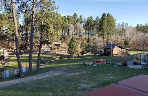 Rapid City Cabina | Historic studio cabin in the Hills