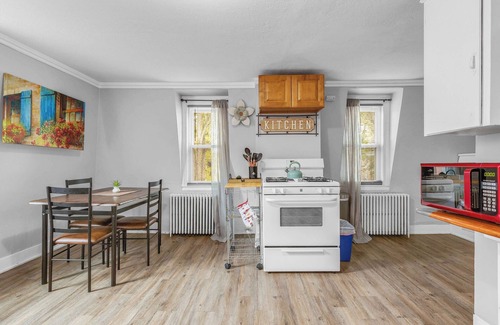 South Green Apartamento | Historic Studio Near Trinity College with Fast WiFi