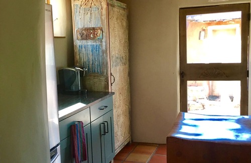 Taos Casa | Histórico Taos Adobe con vistas al exuberante valle