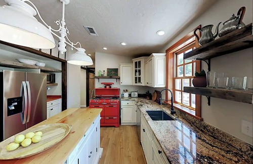 Templeton Casa | Historic Templeton Hayloft Barn