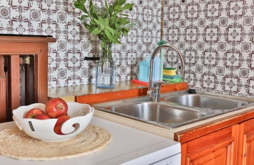 Netro Otro | Historic Town House in Vineyard