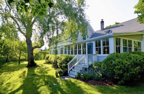 North Truro Casa | Historic Truro Charmer near Bay and Ocean