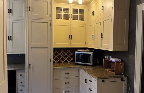 Sioux Falls Casa | Historic Twin Tudors Inn Southeast Room (KP1400SE)