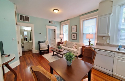 Old Southwest Condominio | Historic Urban Downtown 1 Bedroom with Parking