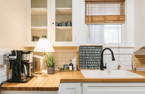 Austin Casa | Historic Victorian Home on UT | DT