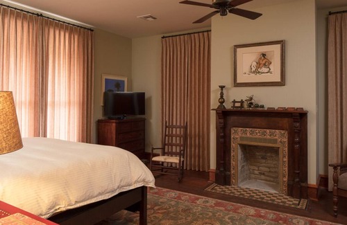 Cuero Casa | Historic Victorian Home