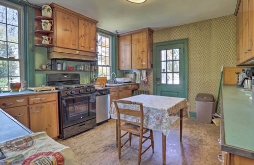 Warrenton Casa | Historic Warrenton Home w/ Patio & Hot Tub!