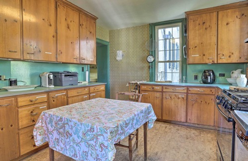 Warrenton Casa | Historic Warrenton Home w/ Patio & Hot Tub!