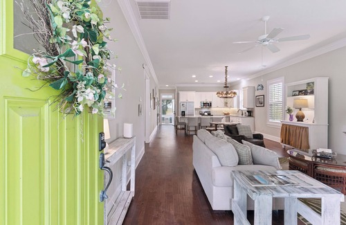 Darien Casa | Historic Waterfront Home