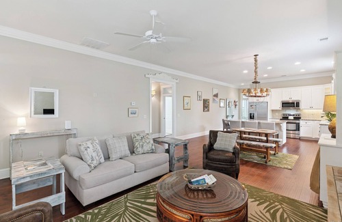Darien Casa | Historic Waterfront Home