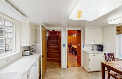 Newport Casa | Histórico, frente al mar, con el perro en casa w / cierre de acceso a la playa y jacuzzi privado