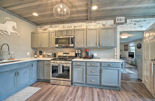 Westfield Casa | Historic Westfield Home: 2 Mi to Lake Erie!