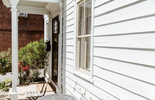 Northampton Casa | Historic Williams House 2-bedroom downtown Northampton with AC, WiFi