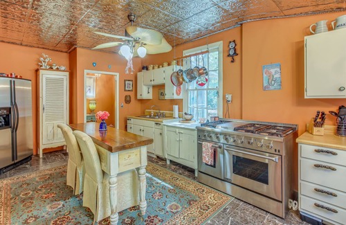 Winnabow Casa | Historic Winnabow Home w/ Screened Porches!