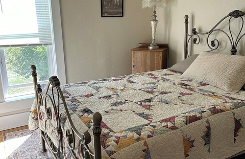 Plains Otro | Historical 1904 5-bedroom farmhouse in Plains with stunning view