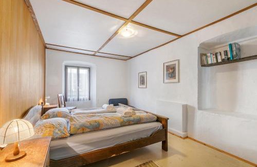 Caslano Apartamento | Historical Caslano Apartments - Happy Rentals