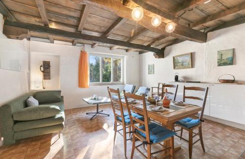 Caslano Apartamento | Historical Caslano Apartments - Happy Rentals